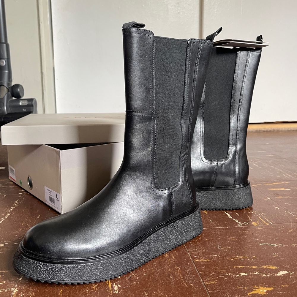 Brand New waterproof Apepazza black ankle boots